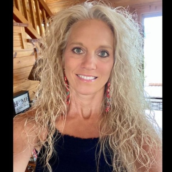 Meet your Posher, Amy - Picture 1 of 1